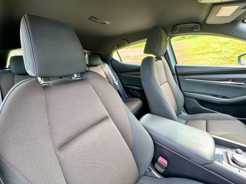 Mazda 3 SE-L LUX MHEV 17