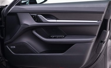 Porsche Taycan TURBO S 93KWH 21