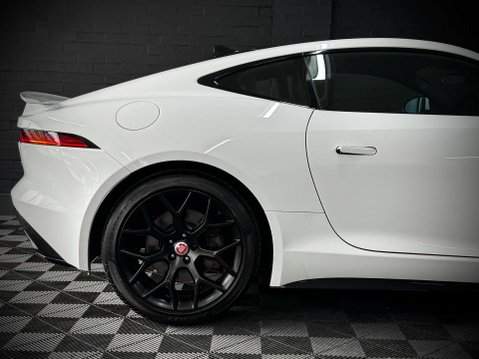 Jaguar F-Type 2.0 F-Type I4 R-Dynamic Auto 3dr 21