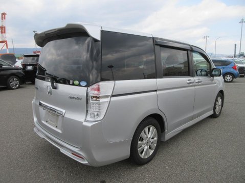 Honda Stepwagon Z RK5 + 8 SEATS 4