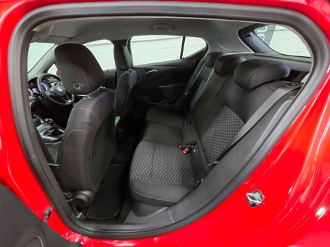 Vauxhall Astra 1.0i Turbo ecoFLEX Tech Line Euro 6 (s/s) 5dr 38