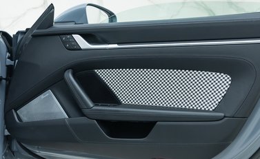 Porsche 911 Targa 4 (992) 29