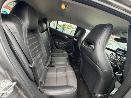 Mercedes-Benz GLA GLA 180 URBAN EDITION 13