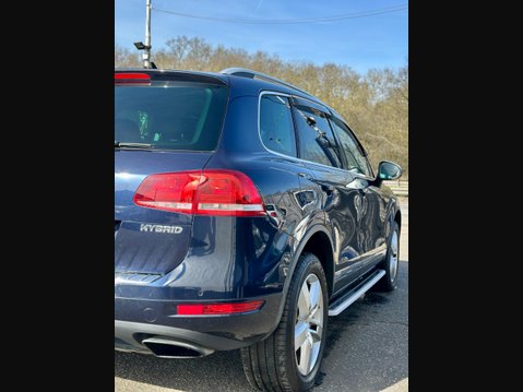 Volkswagen Touareg 3.0h TSI V6 Hybrid Tiptronic 4WD Euro 5 (s/s) 5dr 11