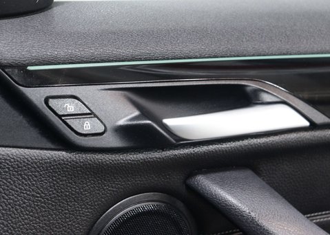 BMW X1 2.0 X1 sDrive 20i XLine Auto 5dr 37