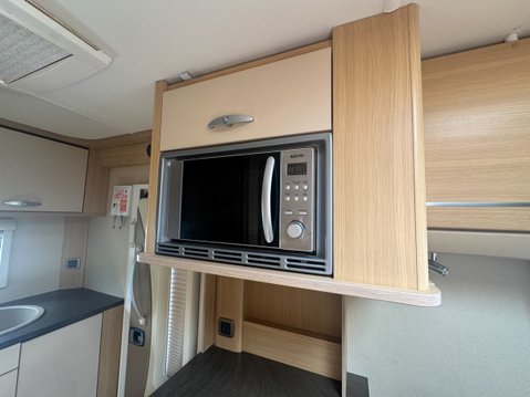 Bessacarr E 5 Berth | 4 Belts | Dinette | Rear Kitchen| Side Bathroom | Vanlux 13