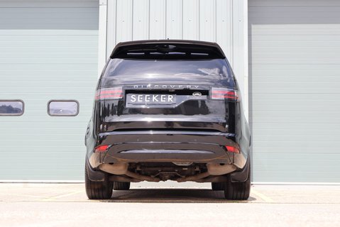 Land Rover Discovery 2023 R-DYNAMIC SE MHEV rear seat conversion deployable side steps  5