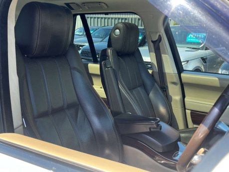 Land Rover Range Rover 4.4 Range Rover Vogue SE SDV8 Auto 4WD 5dr 19
