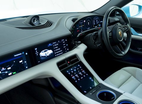 Porsche Taycan 4S 15