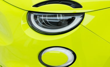 Abarth 500e Scorpionissima Cabrio 34