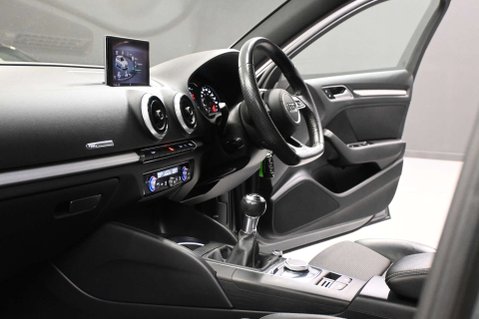 Audi A3 2.0 A3 Sportback 35 TDI S Line 5dr 9