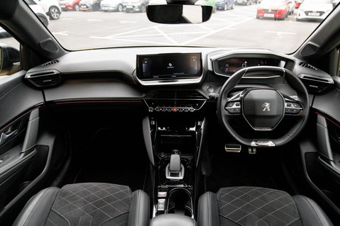 Peugeot 208 GT PREMIUM 3