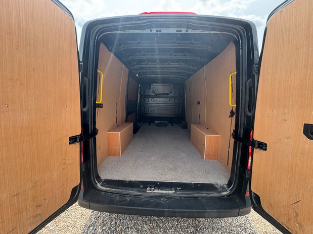 Volkswagen Crafter MWB L2H2 Low Roof Commerce Plus Air Con Sensors EURO 6 9