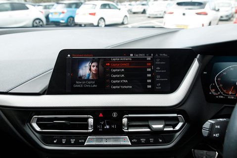 BMW 1 Series 118I M SPORT 27