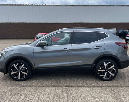 Nissan Qashqai 1.3 Qashqai N-Motion DiG-T 5dr 11