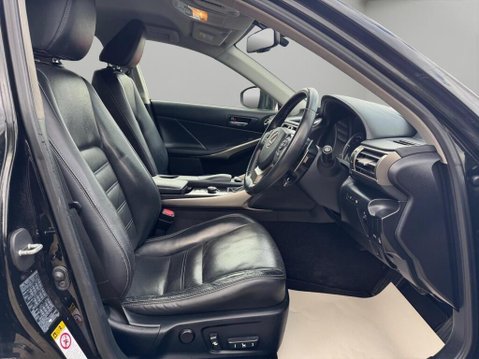 Lexus Is 2.5 300h Premier E-CVT Euro 5 (s/s) 4dr 12