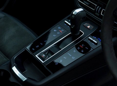 Porsche Macan GTS 21