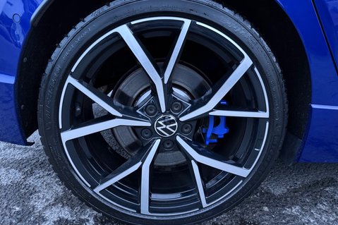 Volkswagen Golf R TSI 4MOTION DSG -AKRAPOVIC -PERFORMANCE PACK -CARBON LEATHER -HEATED S/W 55