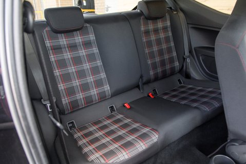Volkswagen Up GTI 31