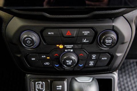 Jeep Renegade ALTITUDE 32