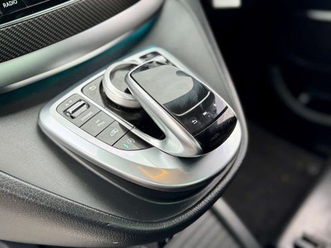Mercedes-Benz V Class 2.2 V220d AMG Line MPV 5dr Diesel G-Tronic+ Euro 6 (s/s) 7 Seat (163 ps) 81