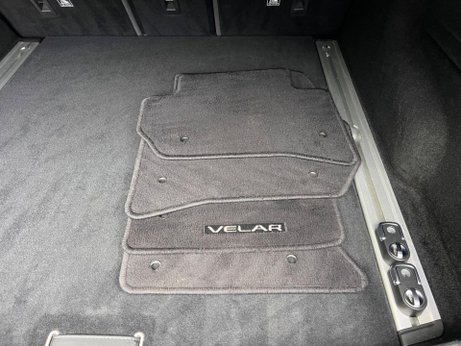 Land Rover Range Rover Velar 2.0 D240 R-Dynamic HSE Auto 4WD Euro 6 (s/s) 5dr 35