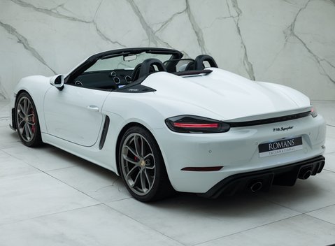 Porsche 718 SPYDER 15