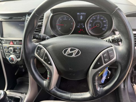 Hyundai i30 1.6 i30 SE Nav Blue Drive CRDi 5dr 25