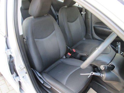 Vauxhall Viva 1.0i SE Euro 6 5dr 24