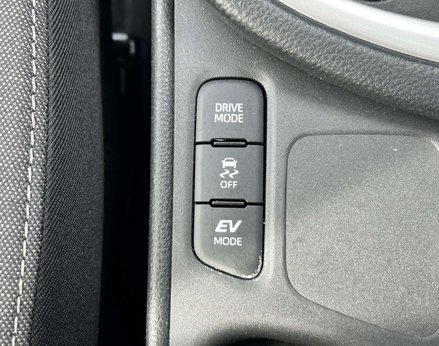 Toyota Yaris 1.5 Yaris Icon HEV CVT 5dr 49