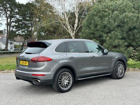 Porsche Cayenne 3.0 TD V6 TiptronicS 4WD Euro 6 (s/s) 5dr 30