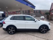 Volkswagen Tiguan SE NAV TSI 4
