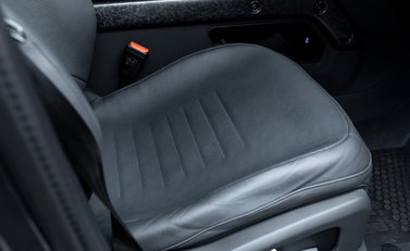 Land Rover Defender OCTA EDITION ONE 20