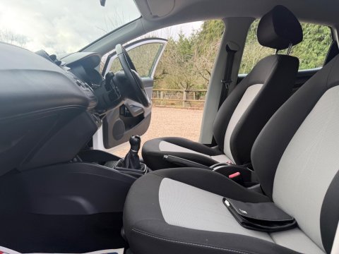 SEAT Ibiza 1.4 Toca Euro 5 5dr 27
