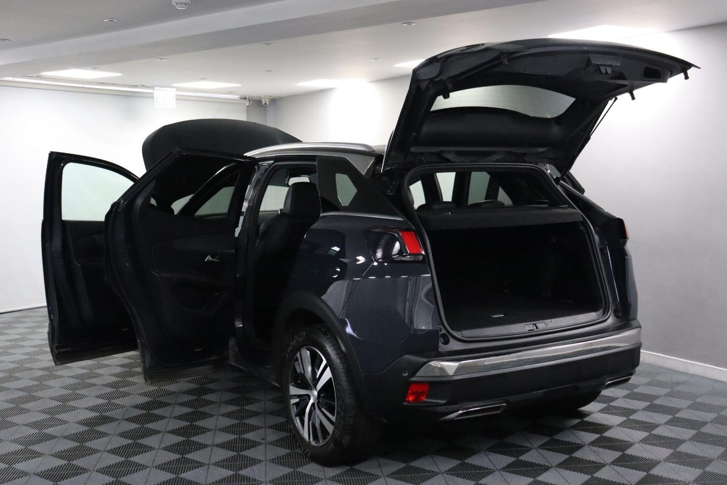 2019 Peugeot 3008 — image 16