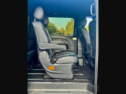 Mercedes-Benz V Class 2.2 V220d AMG Line MPV 5dr Diesel G-Tronic+ Euro 6 (s/s) 7 Seat (163 ps) 30