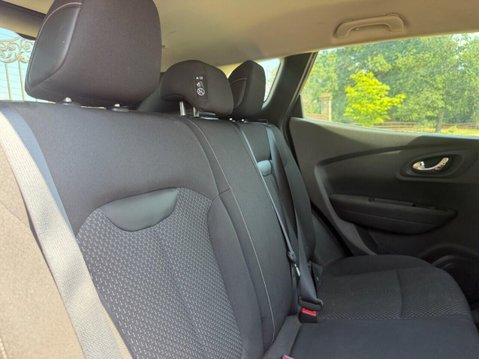 Renault Kadjar 1.5 dCi Dynamique Nav SUV 5dr Diesel EDC Euro 6 (s/s) (110 ps) 1 PREVIOUS 18