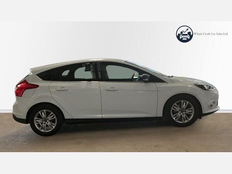 Ford Focus 1.0T EcoBoost Titanium Navigator Euro 5 (s/s) 5dr 3