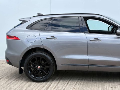 Jaguar F-Pace 2.0 F-PACE Chequered Flag AWD D Auto 4WD 5dr 11