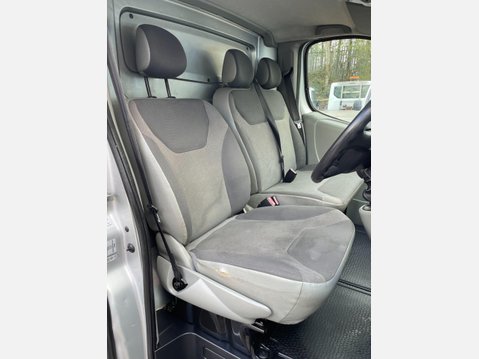 Renault Trafic 2.0 TD dCi SL27 Sport L1 H1 4dr 23