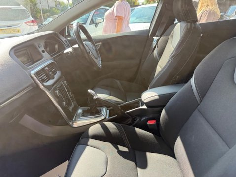 Volvo V40 1.6 T3 SE Euro 5 (s/s) 5dr 37