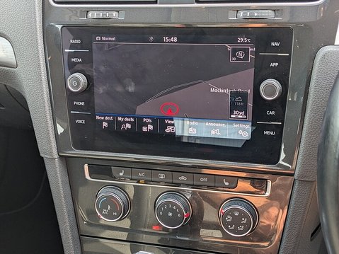 Volkswagen Golf SE NAVIGATION TDI DSG 24