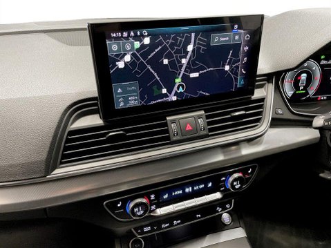 Audi Q5 2.0 TDI 40 Sport SUV 5dr Diesel S Tronic quattro Euro 6 (s/s) (204 ps) Air 16