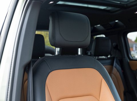 Land Rover Defender 110 X P400 13