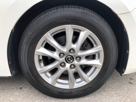 Mazda 3 2.0 SE-L NAV petrol manual 5 door, 1 owner £35 tax, 42,000m 22