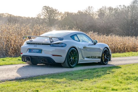 Porsche 718 Cayman GT4 PDK 5