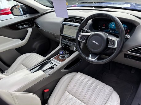 Jaguar F-Pace 2.0 P250i Portfolio SUV 5dr Petrol Auto AWD Euro 6 (s/s) (250 ps) 3