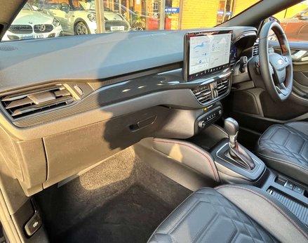 Ford Focus 1.0 Focus ST-Line X MHEV Auto 5dr 17
