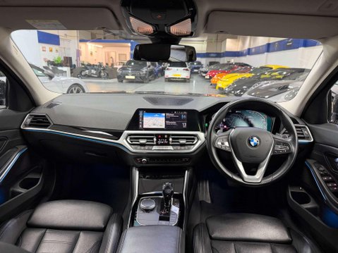 BMW 3 Series 2.0 330e 12kWh Sport Pro Saloon 4dr Petrol Plug-in Hybrid Auto Euro 6 (s/s) 33