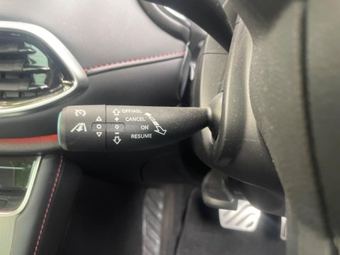 MG HS 1.5 T-GDI Exclusive DCT Euro 6 (s/s) 5dr 69